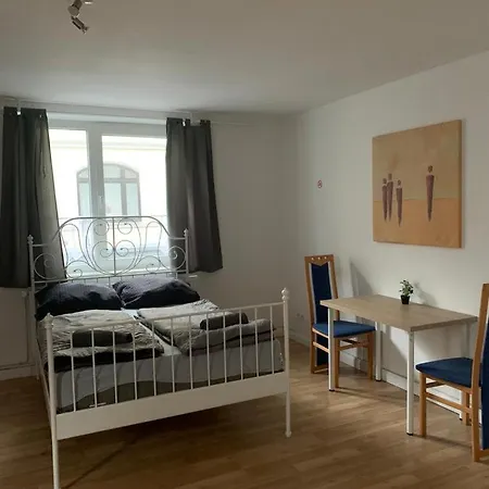 Homestay szállás Schoenes Einfaches Zimmer Im Belebten Zentrum