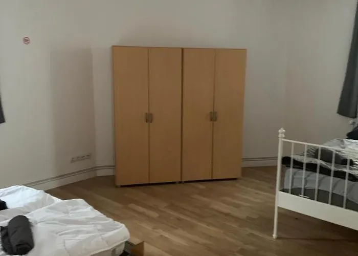 Проживание в семье Schoenes Einfaches Zimmer Im Belebten Zentrum *